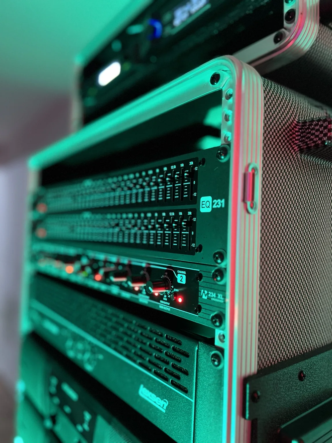 Fotografía real del equipamiento Zetta Sound 7